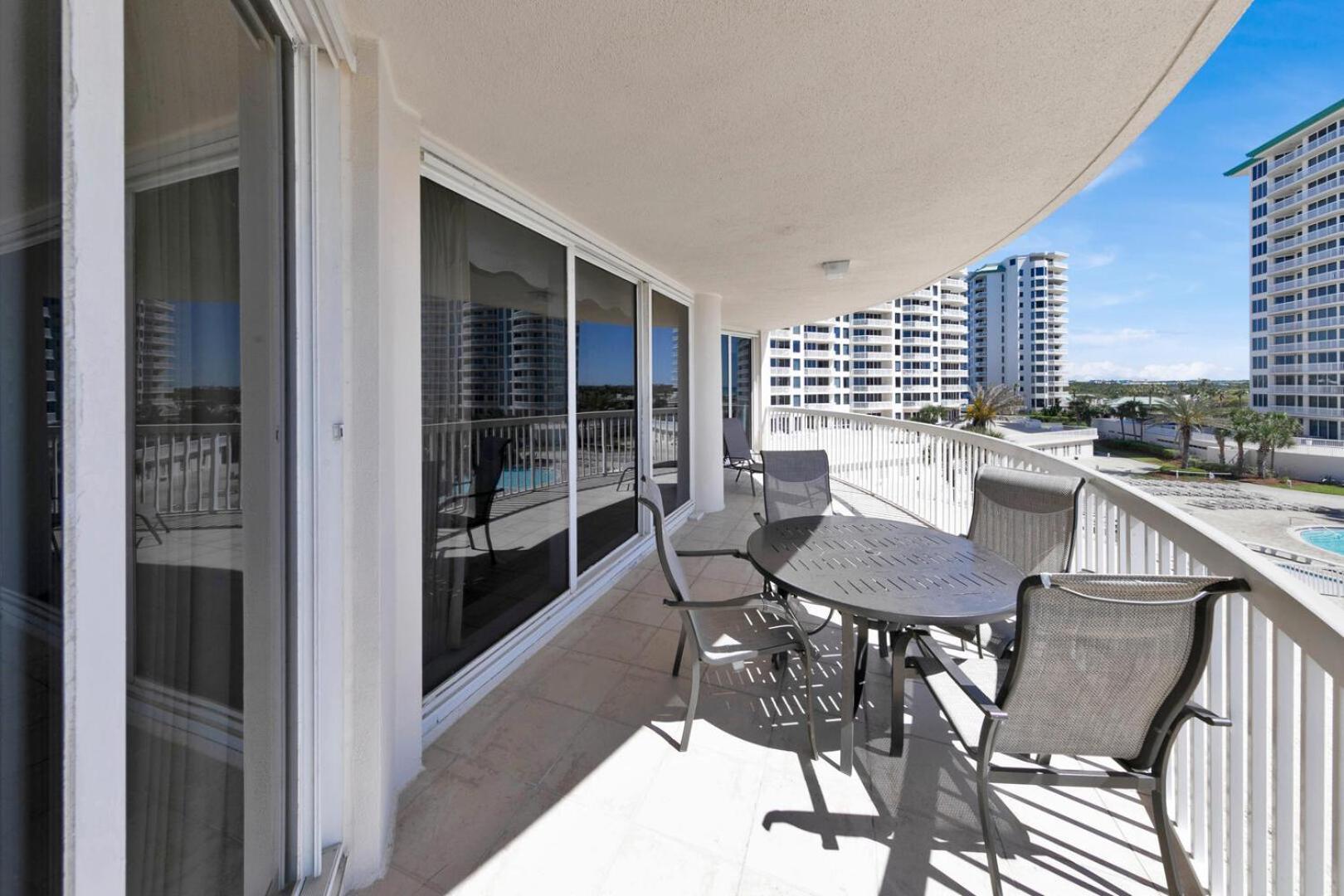 St Maarten 402 A Luxury Beachfront 3 Bedroom Elevator Opens Into Unit *