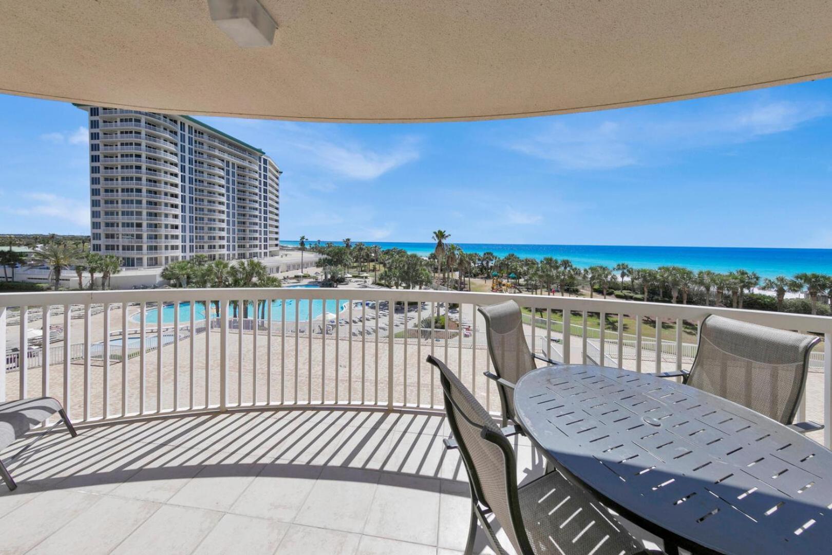 St Maarten 402 A Luxury Beachfront 3 Bedroom Elevator Opens Into Unit Holiday home *
