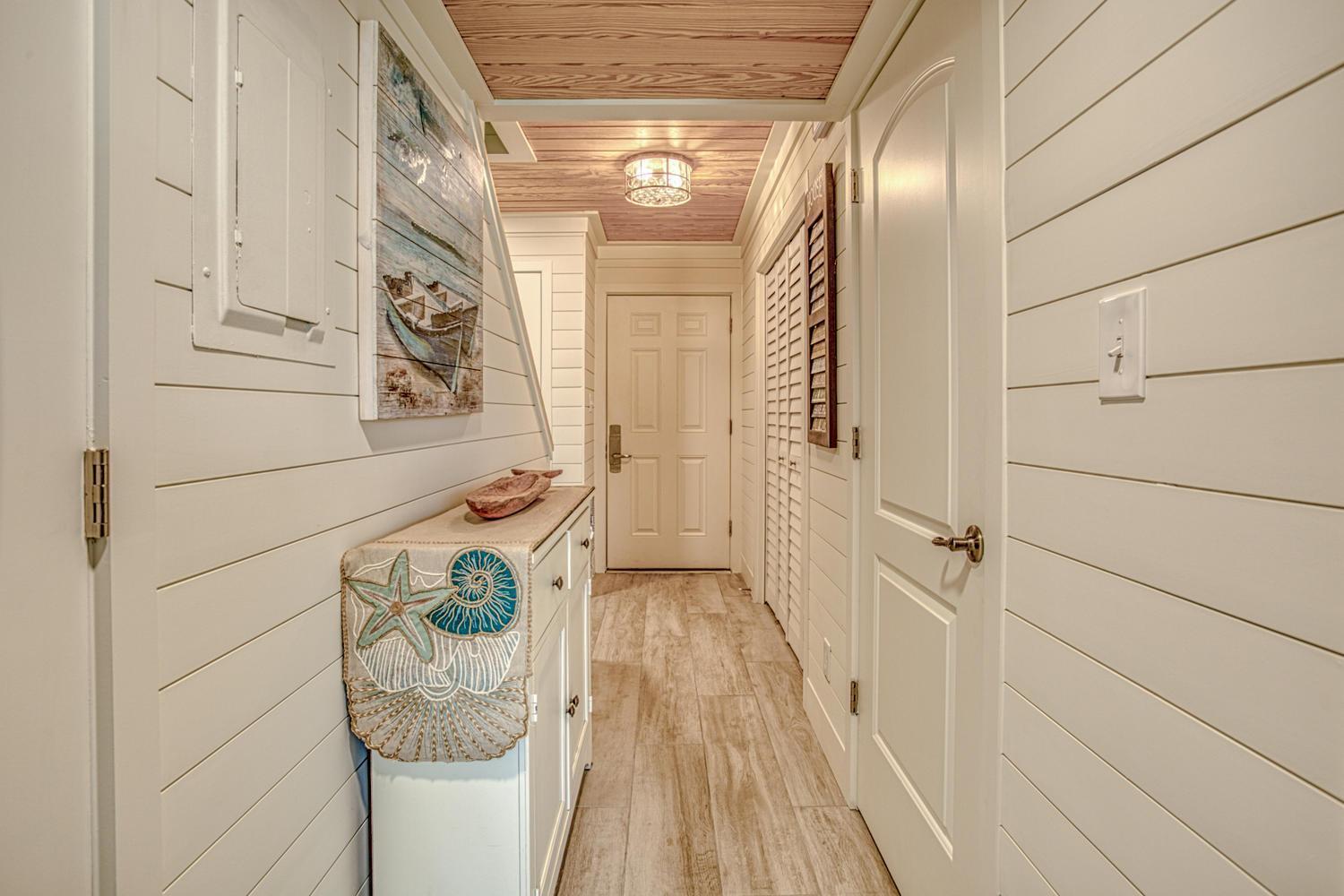 Southbay 101 Completely Remodeled 3 Bedroom Townhome Only 30 Yards From The Holiday home *
