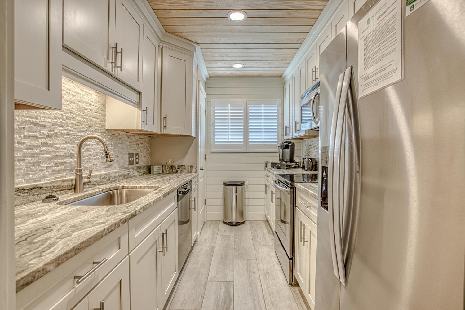 Southbay 101 Completely Remodeled 3 Bedroom Townhome Only 30 Yards From The * Destin
