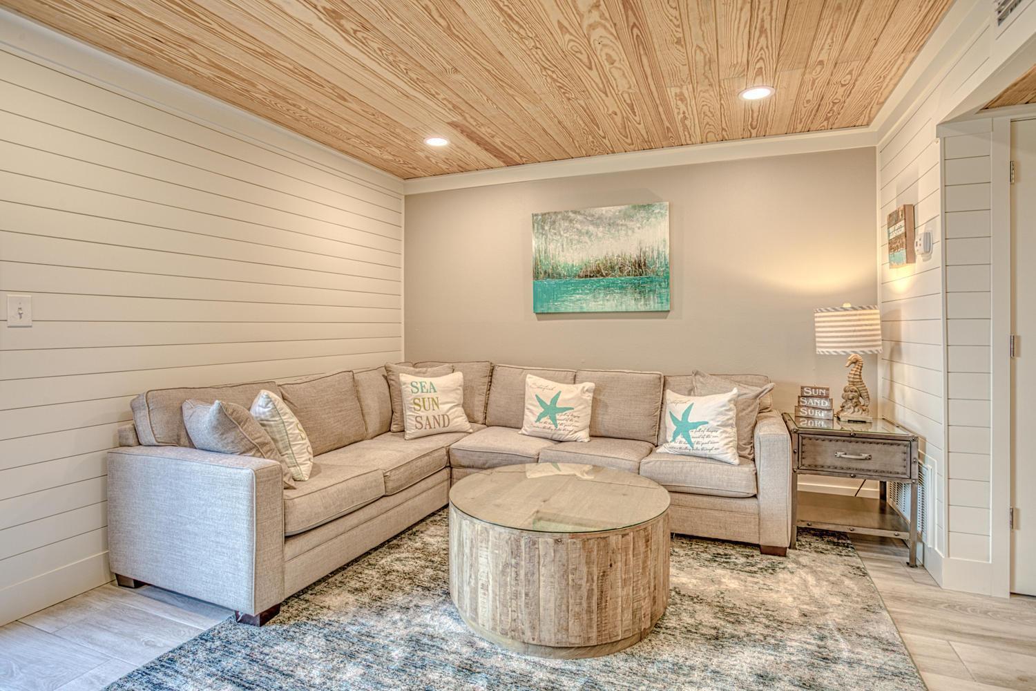 Southbay 101 Completely Remodeled 3 Bedroom Townhome Only 30 Yards From The