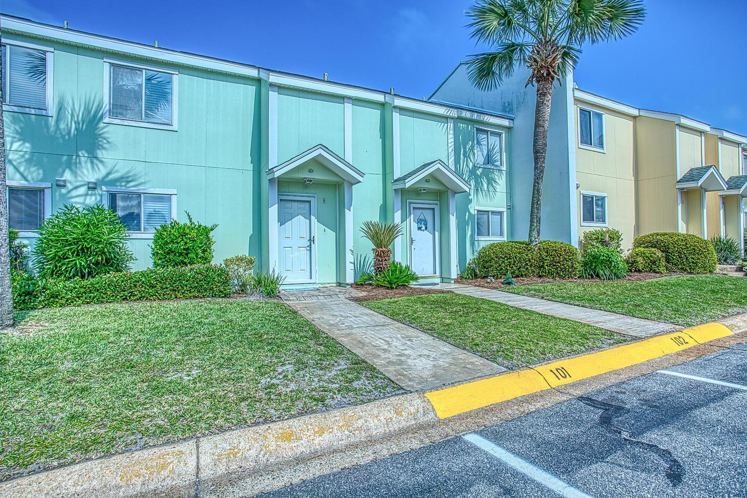 Holiday home Southbay 101 Completely Remodeled 3 Bedroom Townhome Only 30 Yards From The