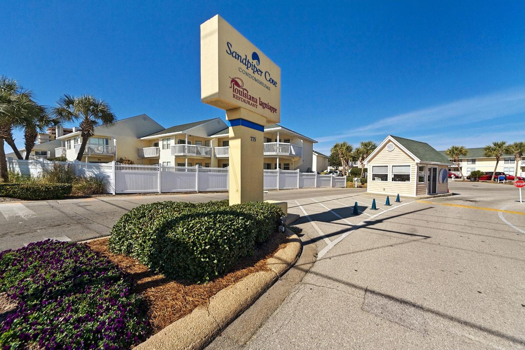 Sandpiper Cove 8208 *
