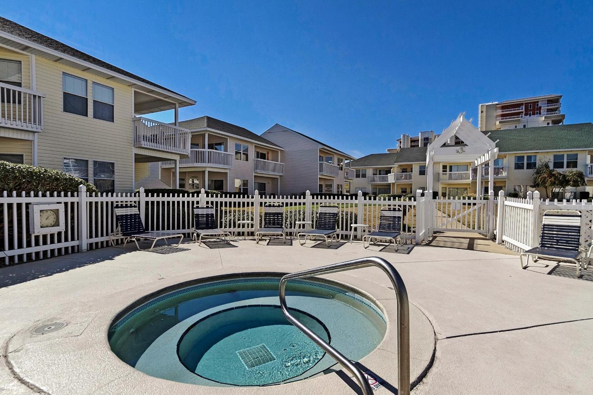 Sandpiper Cove 8208 * Destin