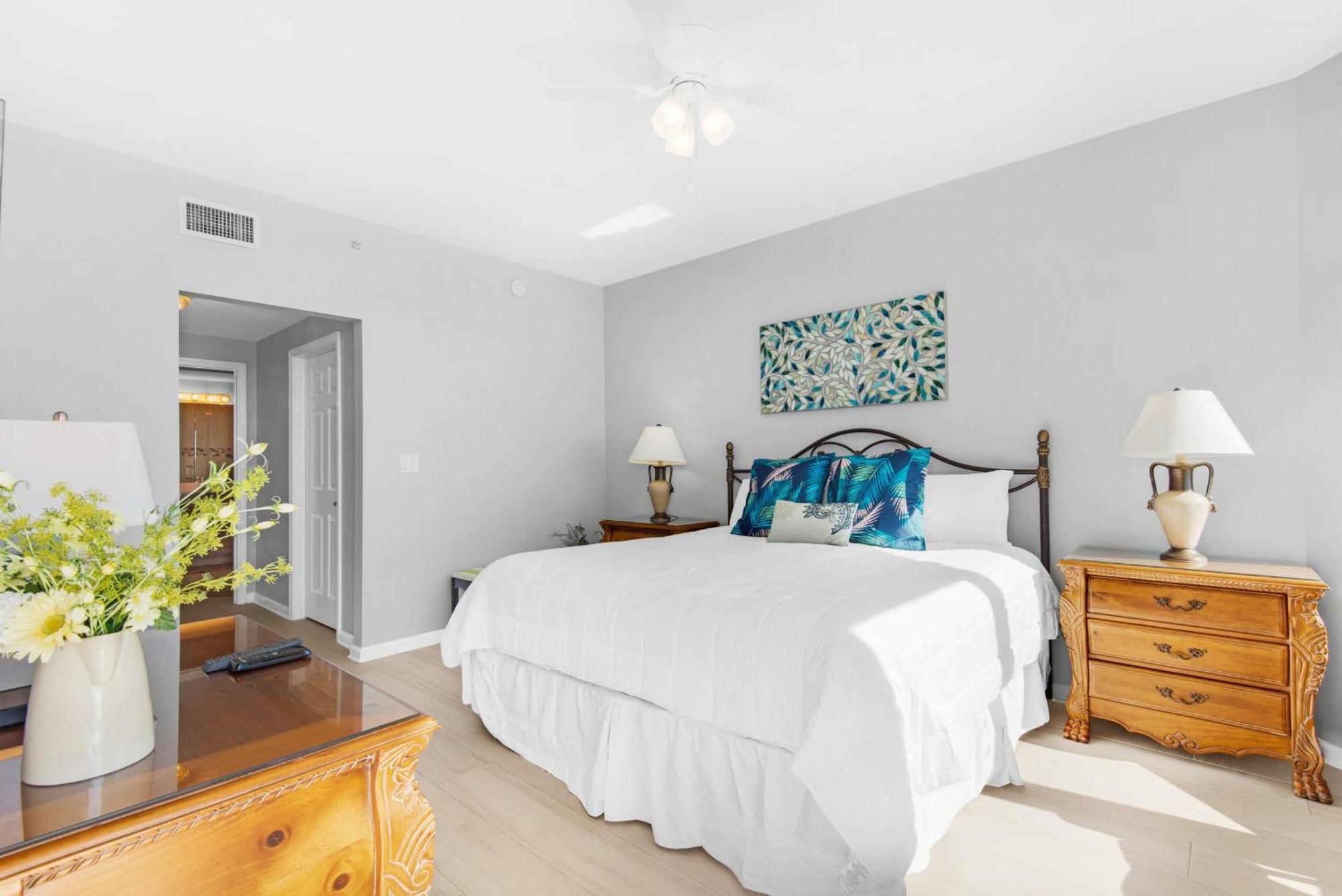 Apartment Silver Towers 1205 East