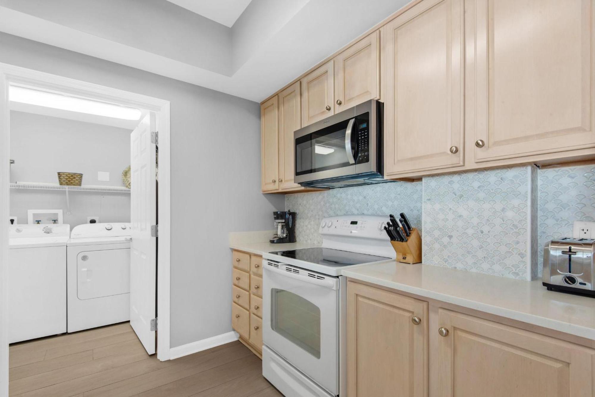 Apartment Silver Towers 1205 East *