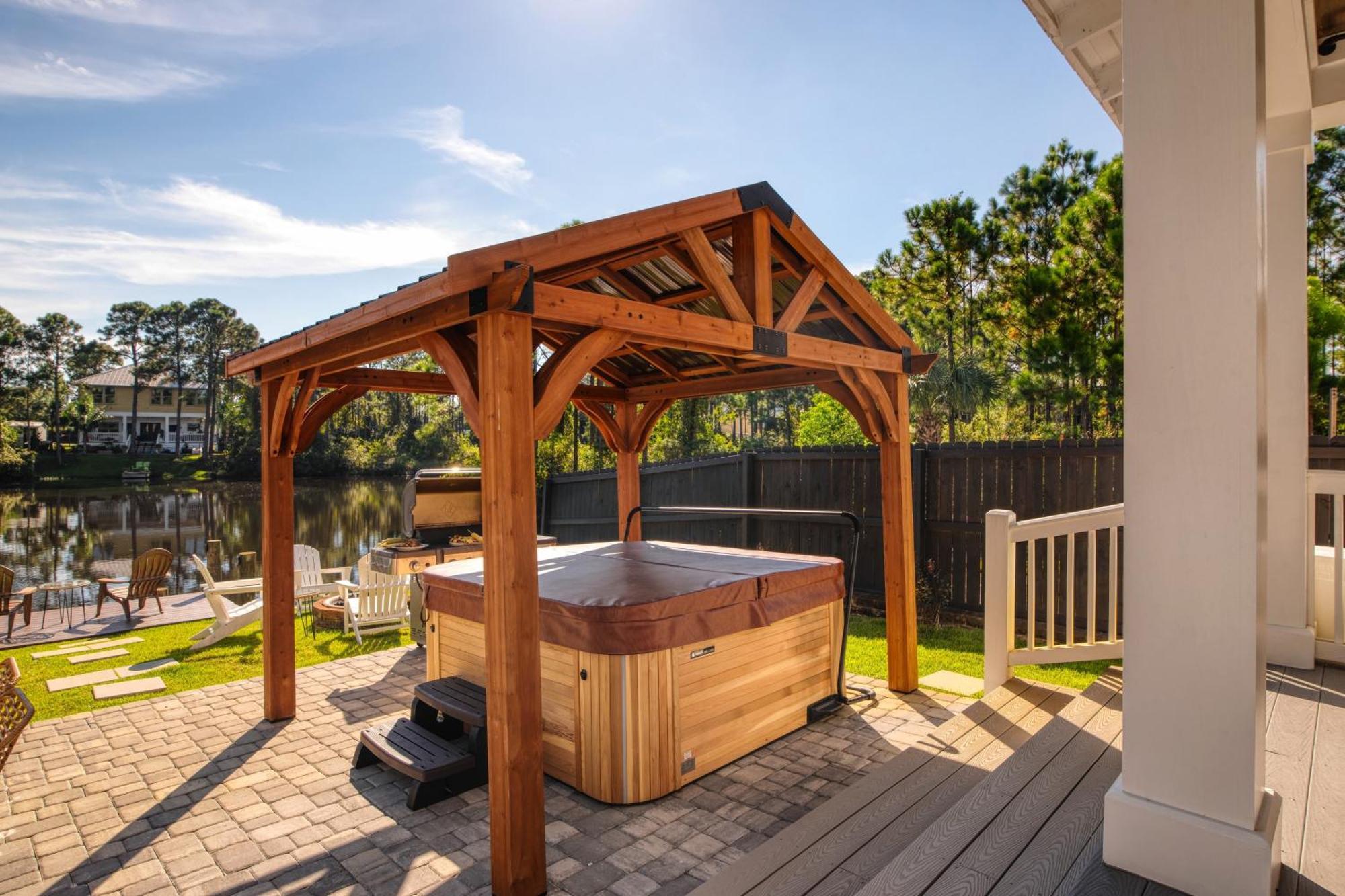 Edgewater By Avantstay Gorgeous Character Lakefront W Private Dock Holiday home *