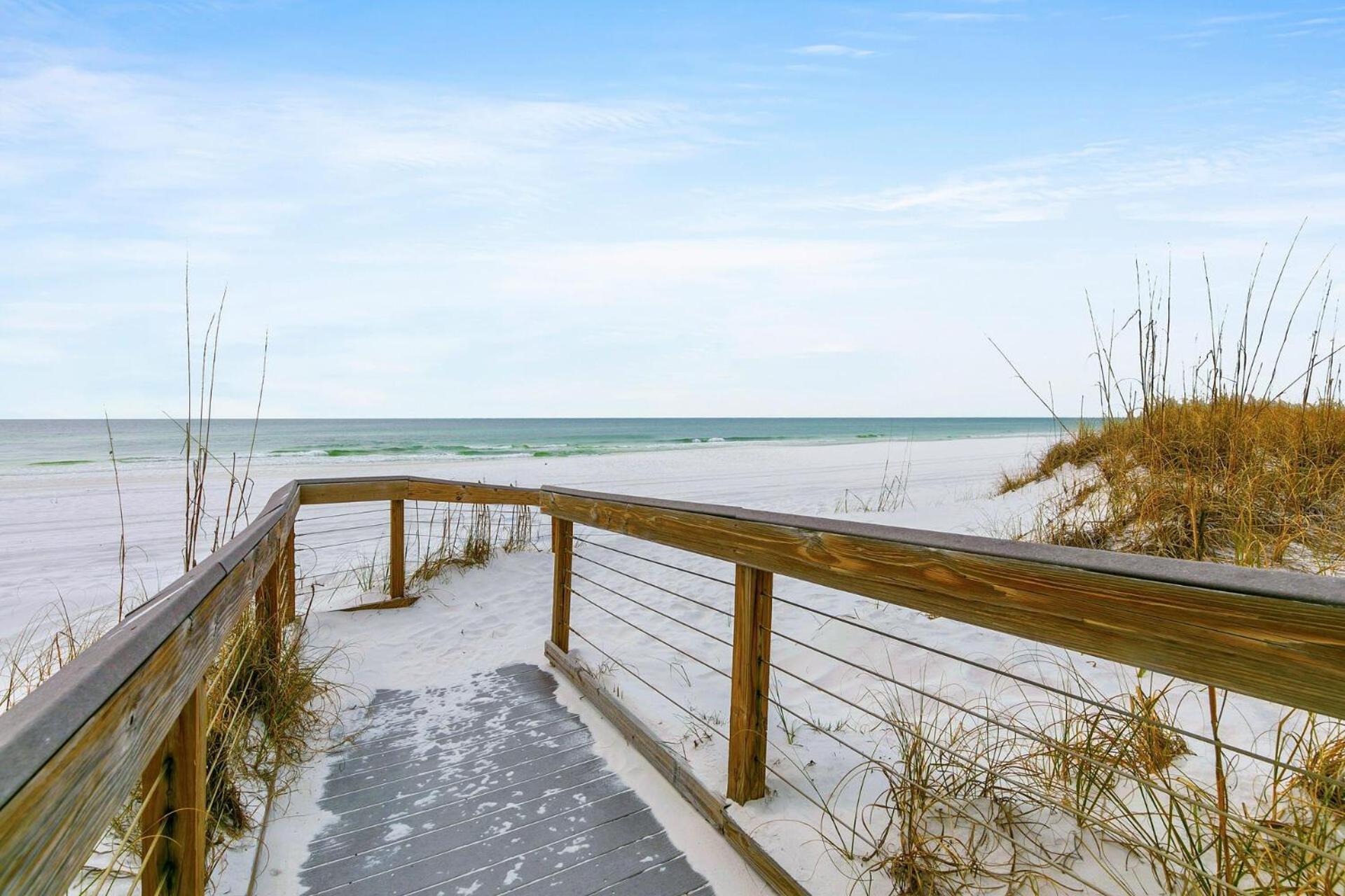 The Spyglass A 5 Bed 3 Bath House That Sleeps 14 And Just 67 Steps From The Destin