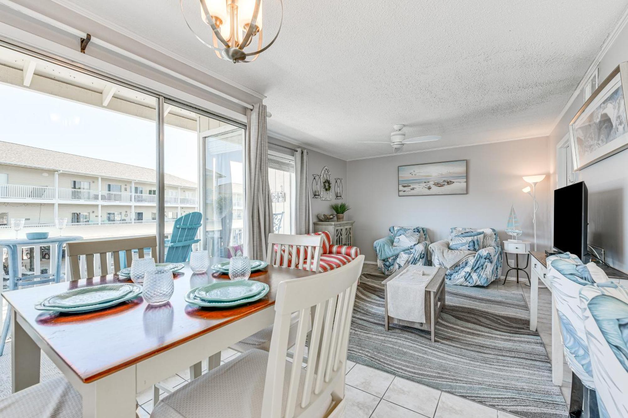 Apartment Canalfront With Pool - Walk To Beach! Destin