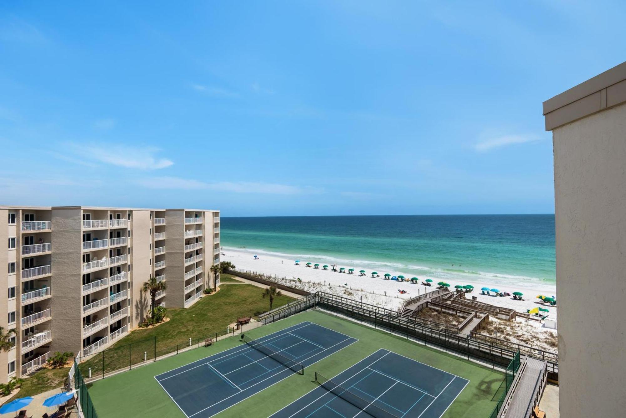 Holiday Surf And Racquet Club 707 *