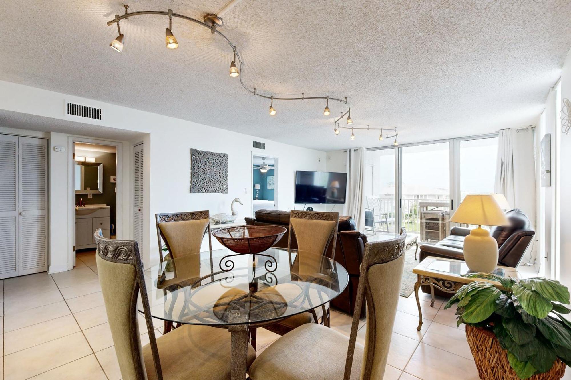 Dolphin Point #406a Apartment
