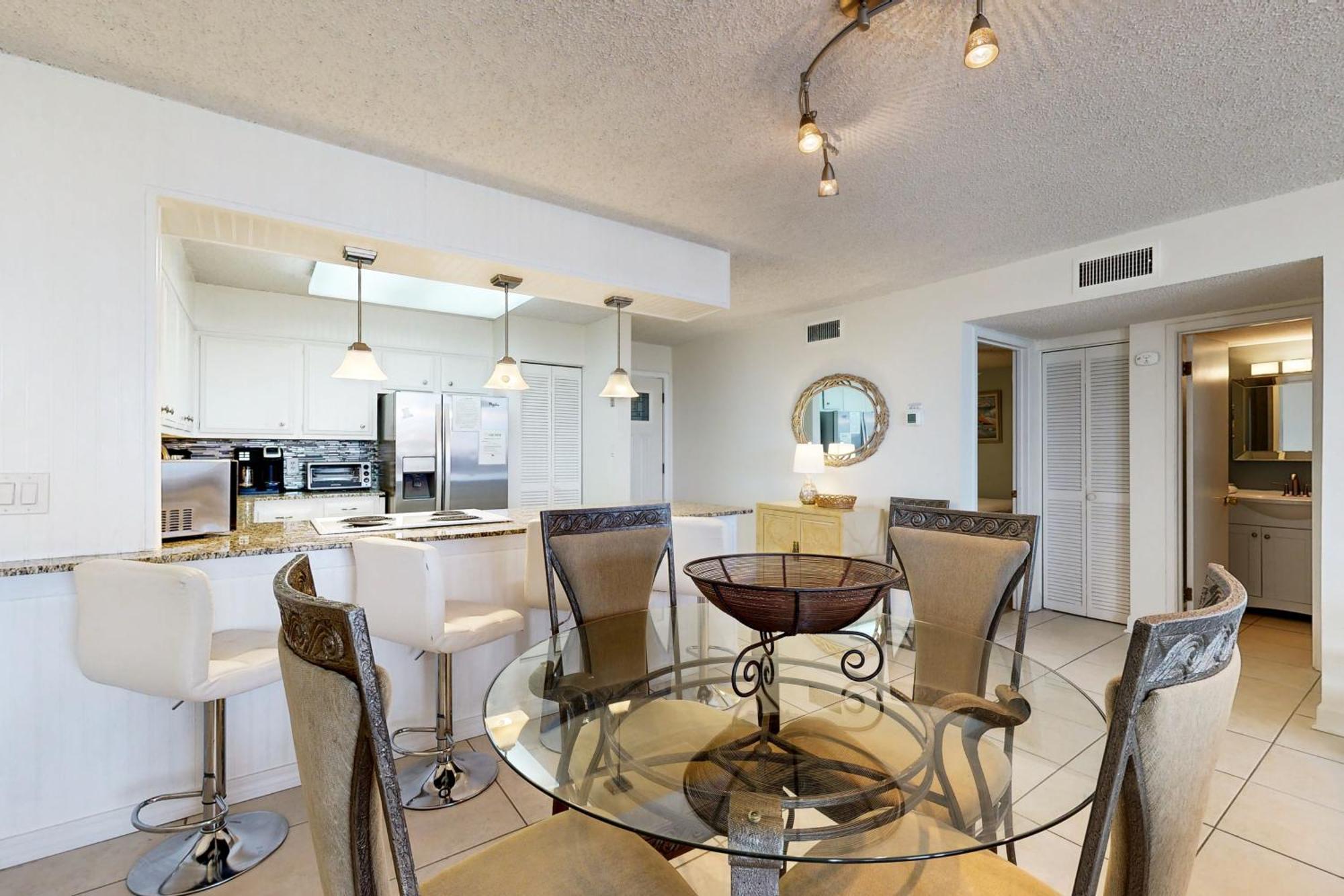 Dolphin Point #406a Apartment *