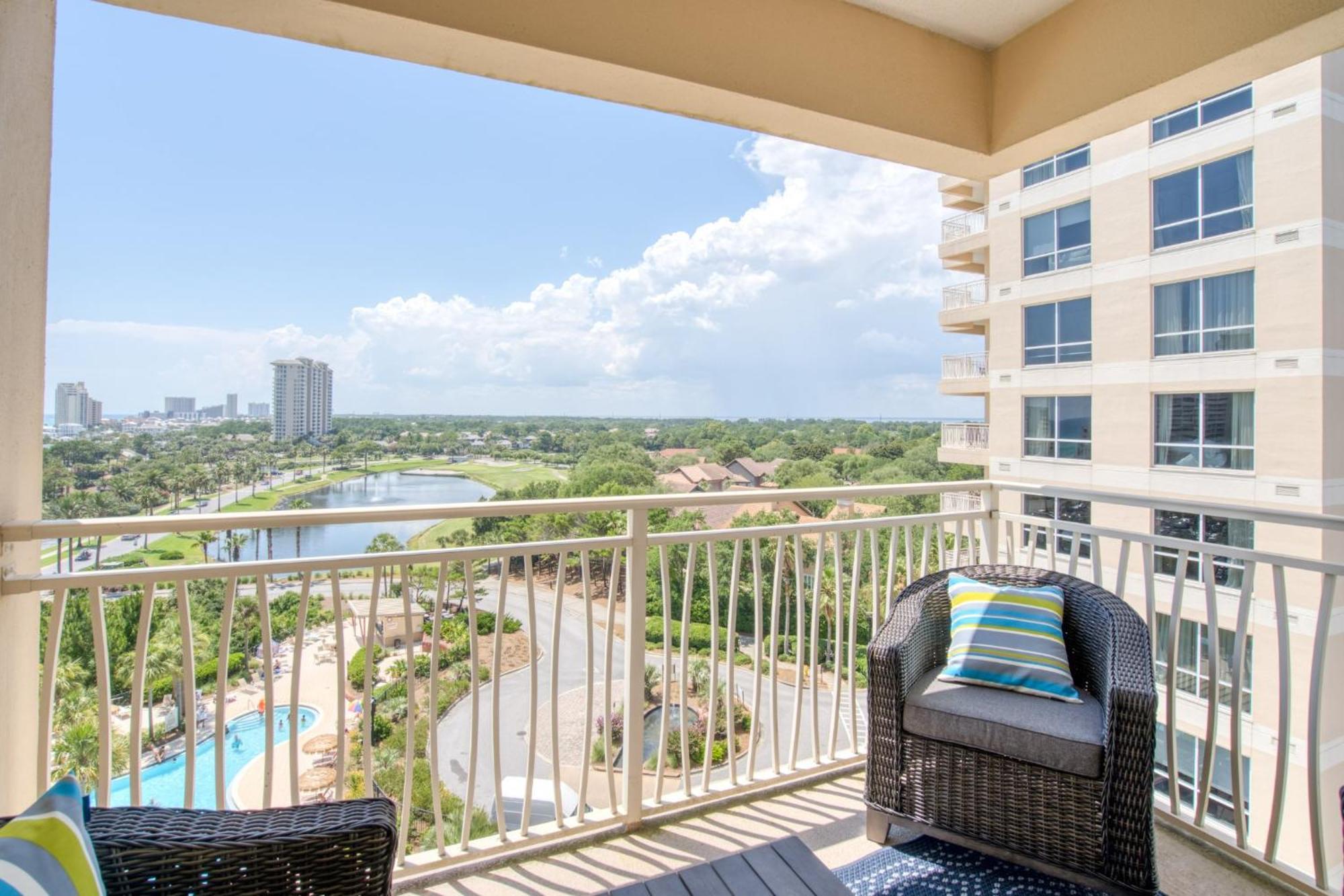 Luau 6724 - Walk To The Ocean And Splash In The Pool Apartment Destin