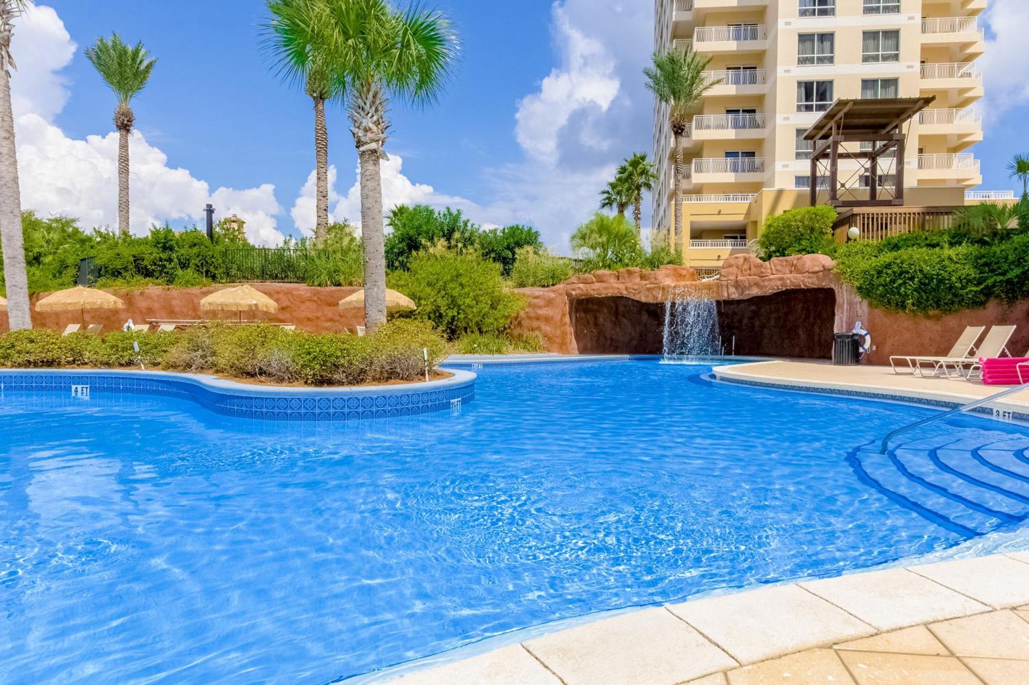 Luau Iv Apartment