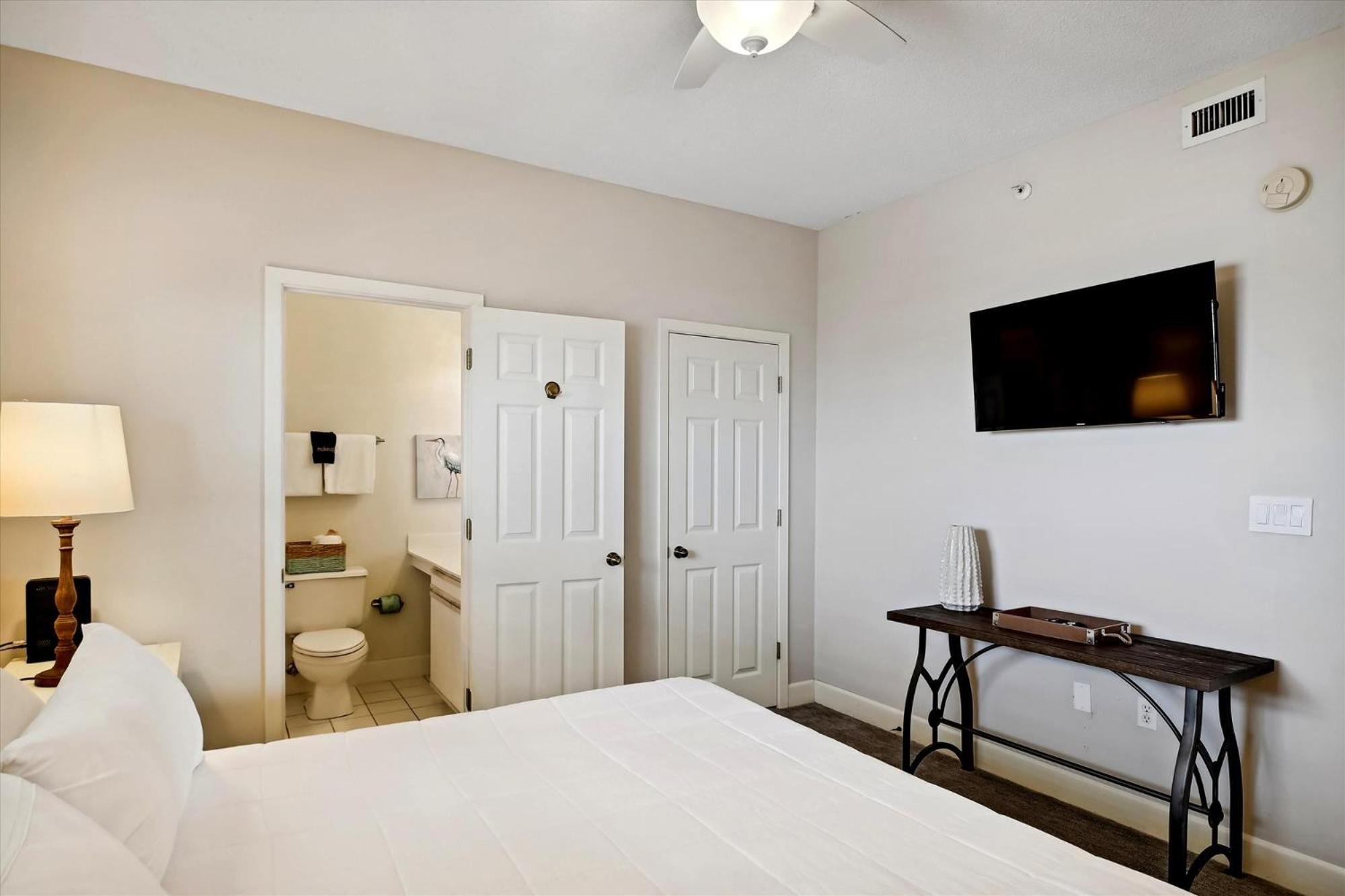 Oceania 705- By Isle Apartment *