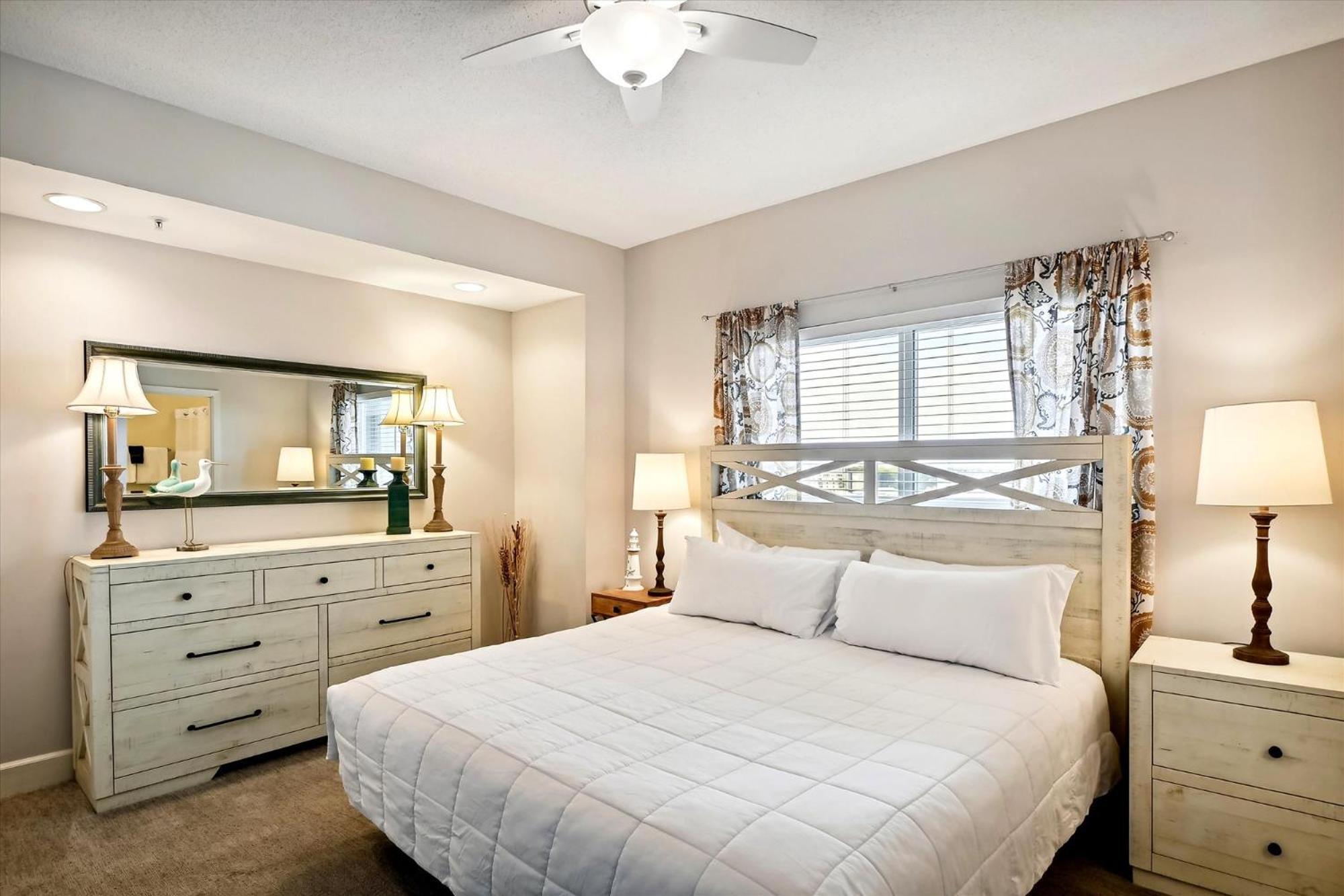 Apartment Oceania 705- By Isle
