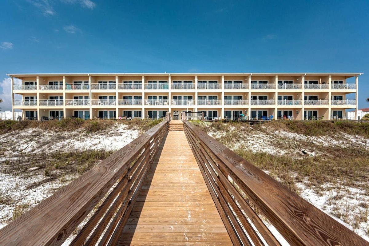 Deja View Beachfront Sunrise Svc Included * Destin