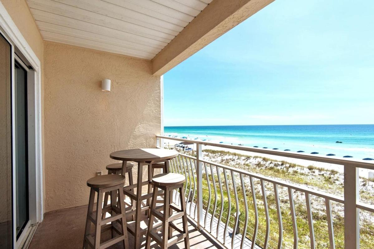Deja View Beachfront Sunrise Svc Included Holiday home Destin