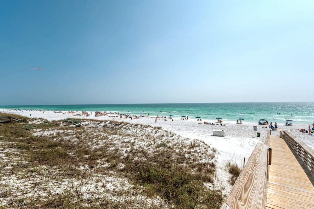 Deja View Beachfront Sunrise Svc Included * Destin