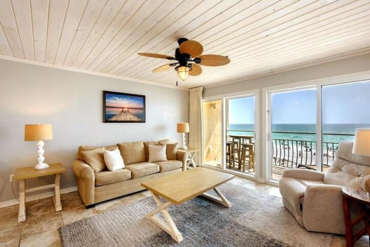Deja View Beachfront Sunrise Svc Included Holiday home Destin