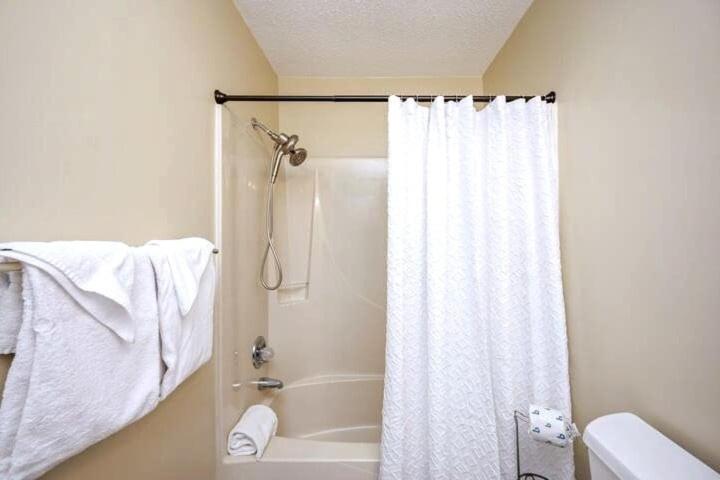Holiday home Sea-renity 4 Waterfront Balconies Gated Destin