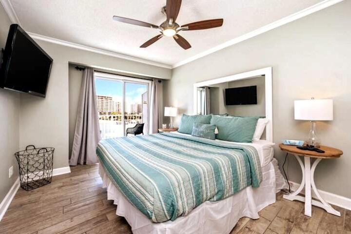 Sea-renity 4 Waterfront Balconies Gated *