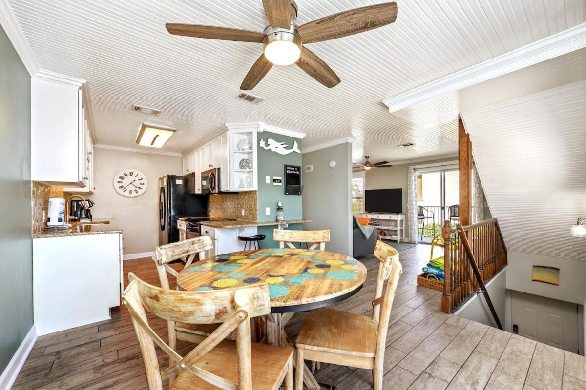 Holiday home Sea-renity 4 Waterfront Balconies Gated Destin