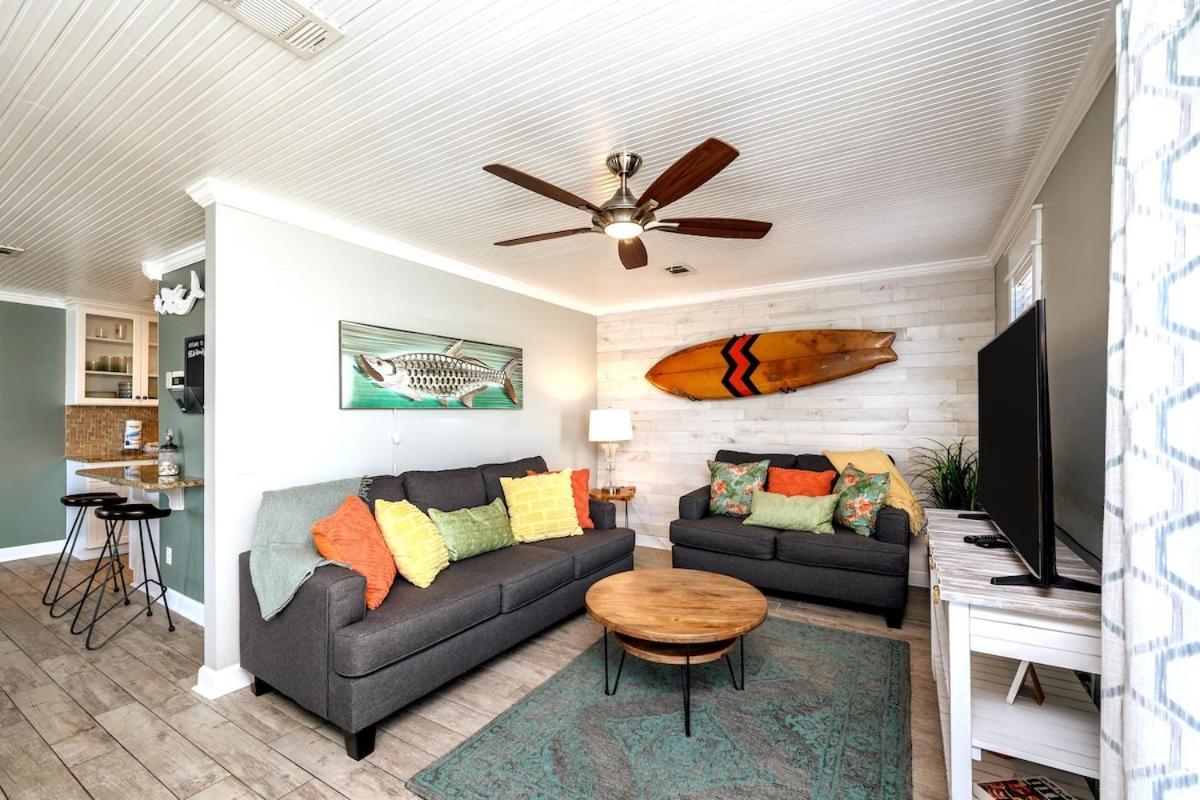Sea-renity 4 Waterfront Balconies Gated * Destin