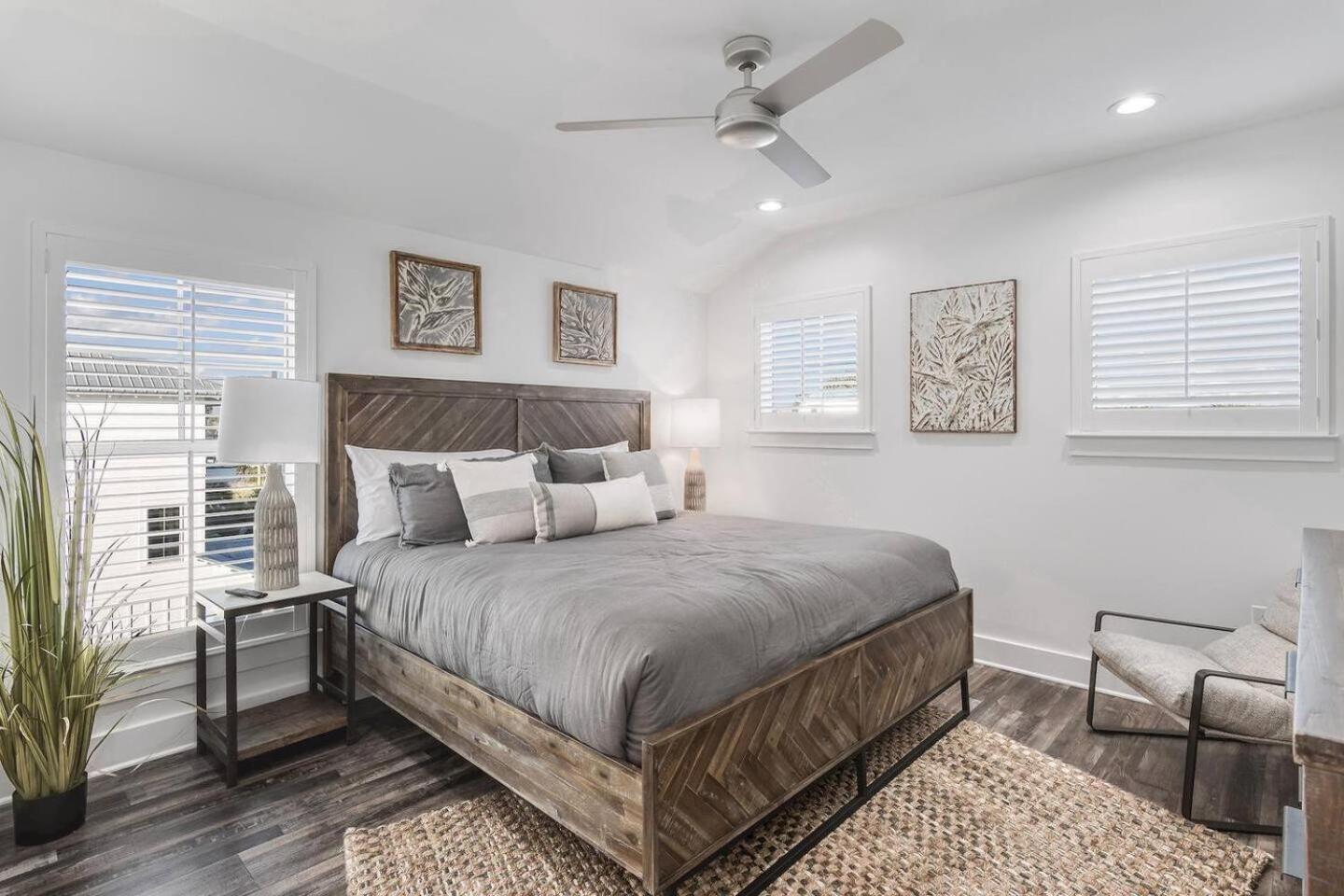 Luxury 8br House With Pool, Spa, Golf Putting Holiday home Destin