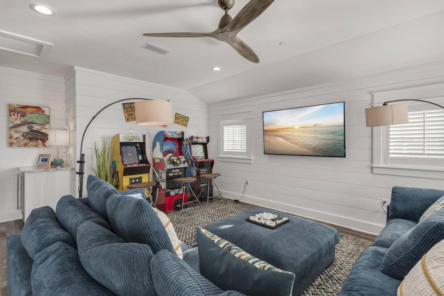 Luxury 8br House With Pool, Spa, Golf Putting Holiday home Destin