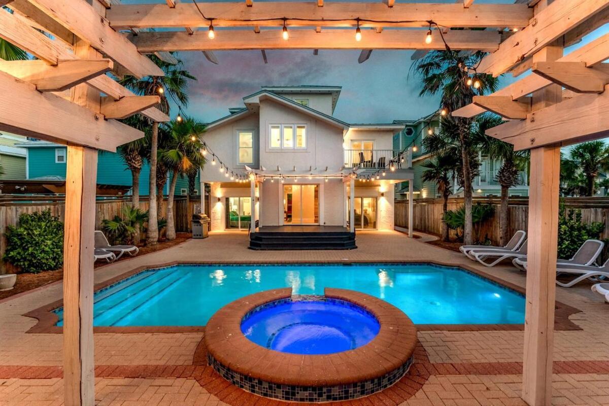 Sunbelievable Heated Pool N Golf Cart Deals Holiday home *