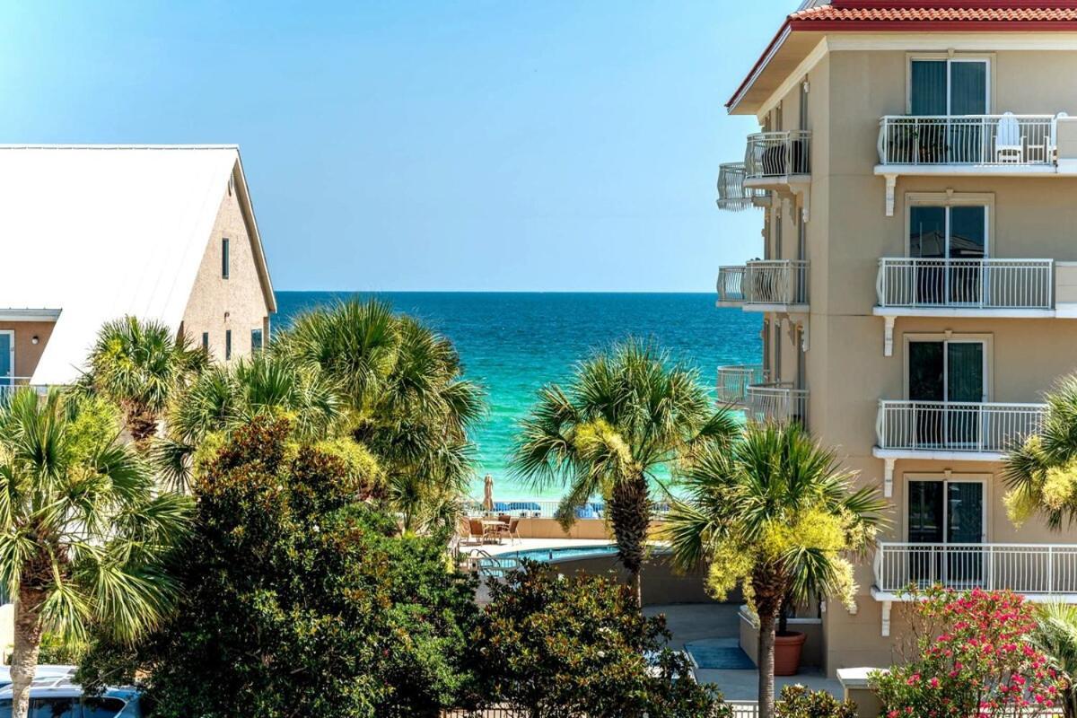 Holiday home Sunbelievable Heated Pool N Golf Cart Deals