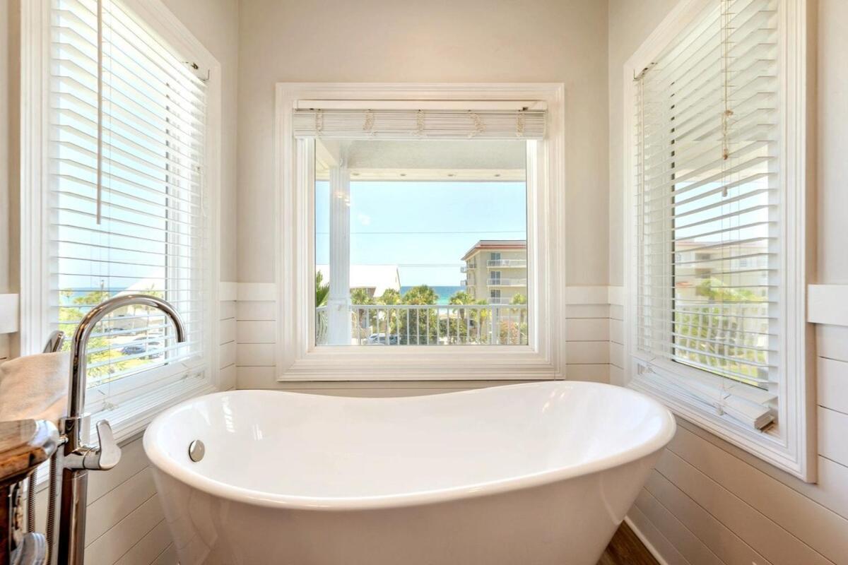 Sunbelievable Heated Pool N Golf Cart Deals Holiday home