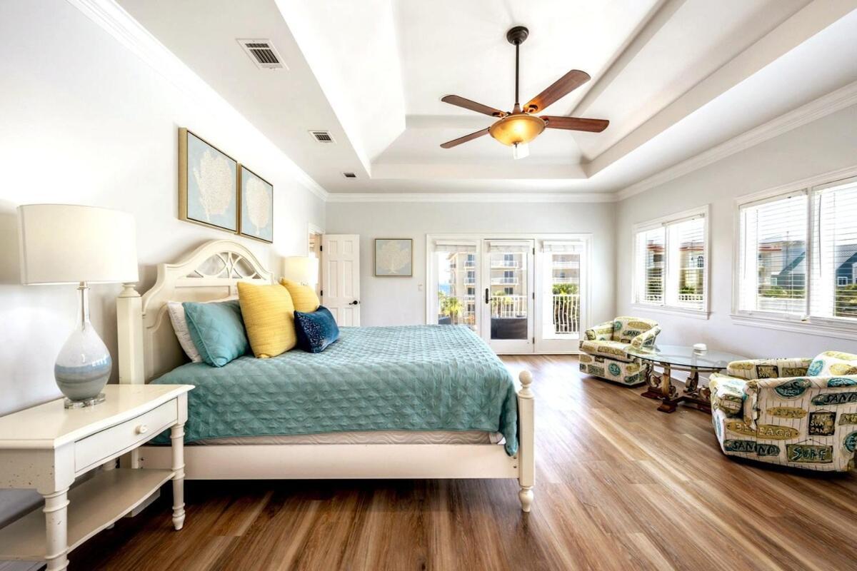 Holiday home Sunbelievable Heated Pool N Golf Cart Deals