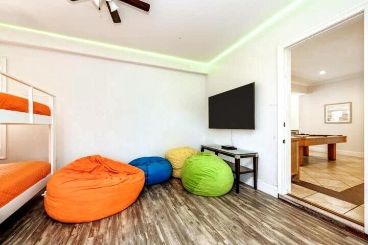 Holiday home Sunbelievable Heated Pool N Golf Cart Deals *