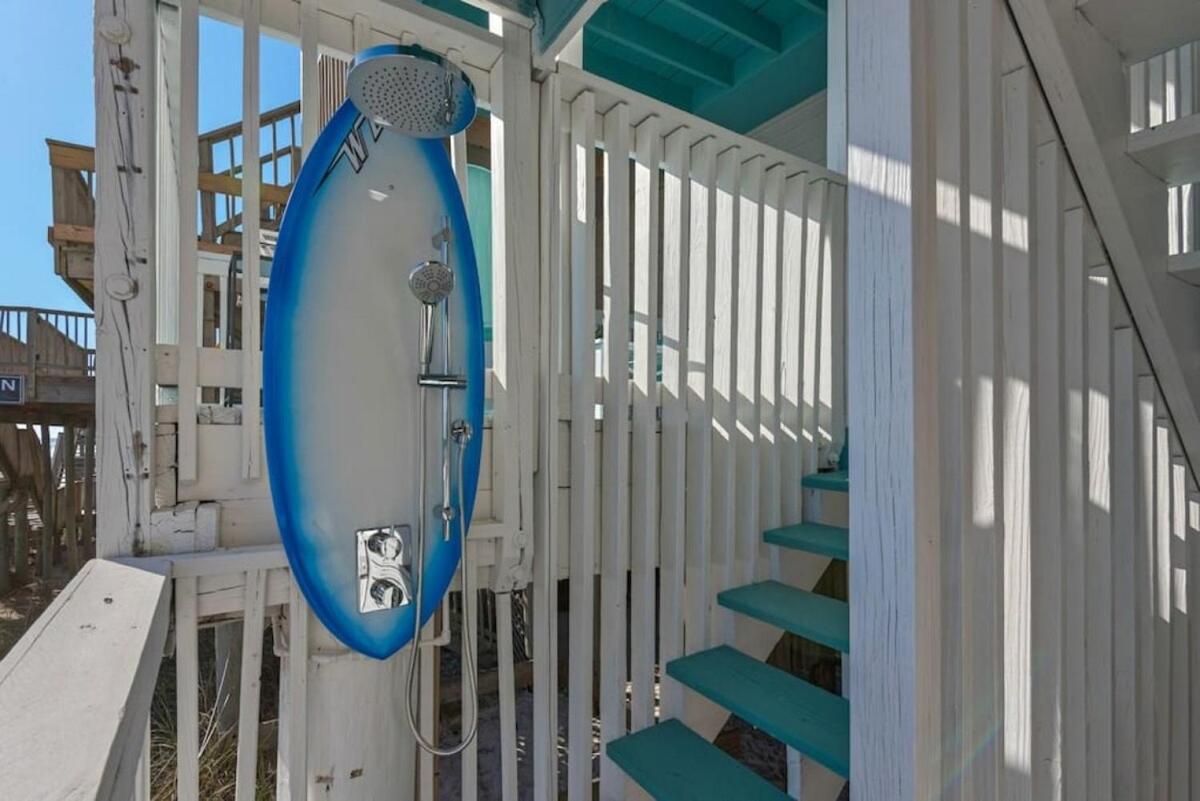 Seaquest 3 Stories Beach Front *