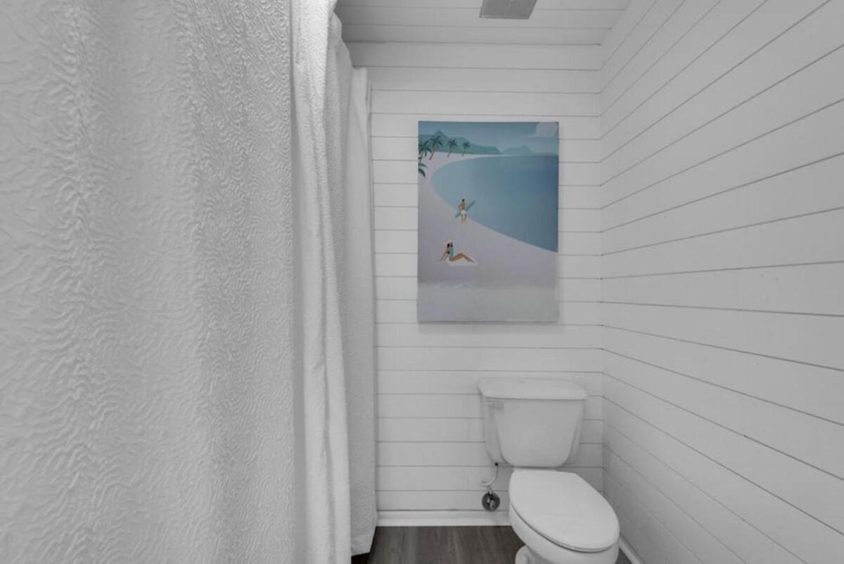 Seaquest 3 Stories Beach Front Holiday home *