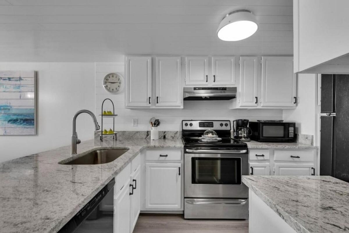 Seaquest 3 Stories Beach Front Holiday home