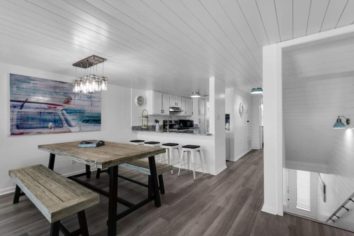 Seaquest 3 Stories Beach Front Holiday home