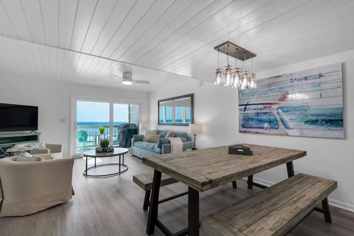 Seaquest 3 Stories Beach Front *