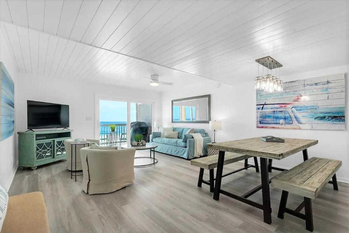 Seaquest 3 Stories Beach Front Holiday home Destin