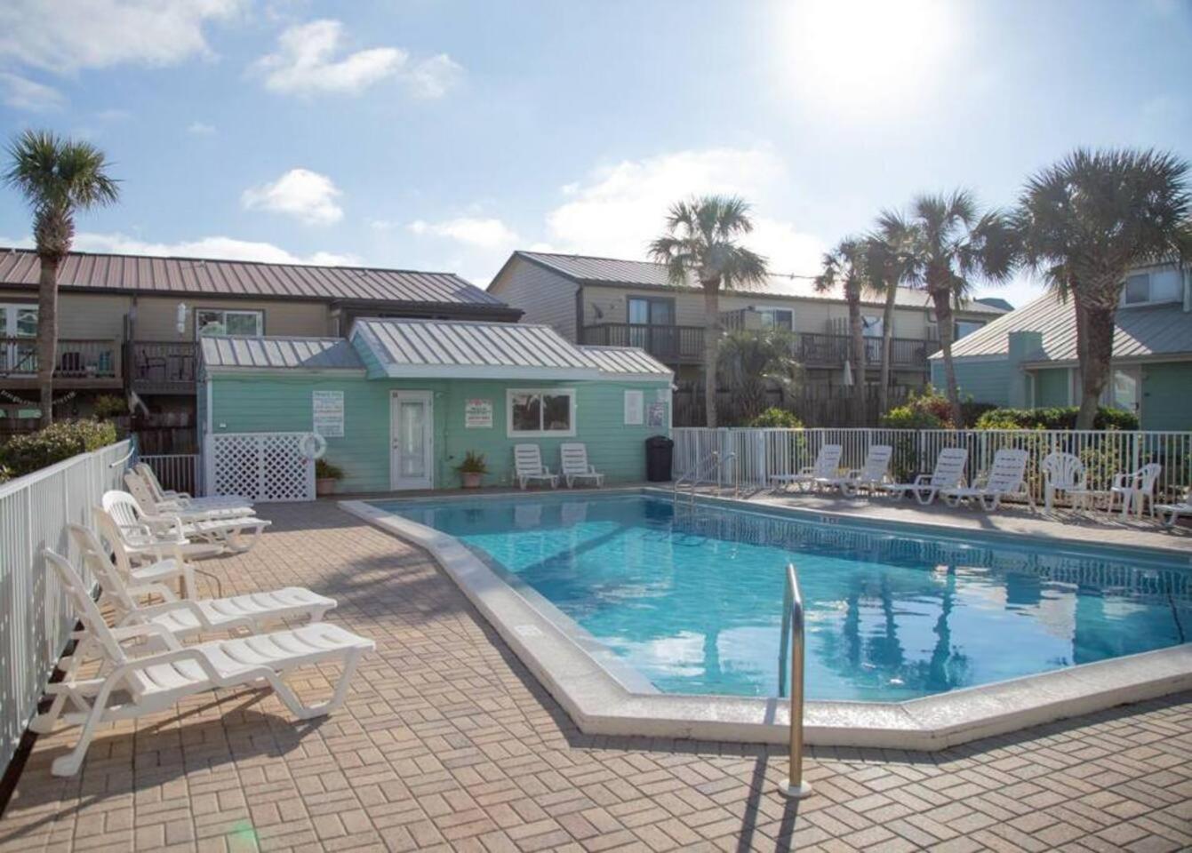 Scenic Bunkalow - Steps From Gated Beach Access *