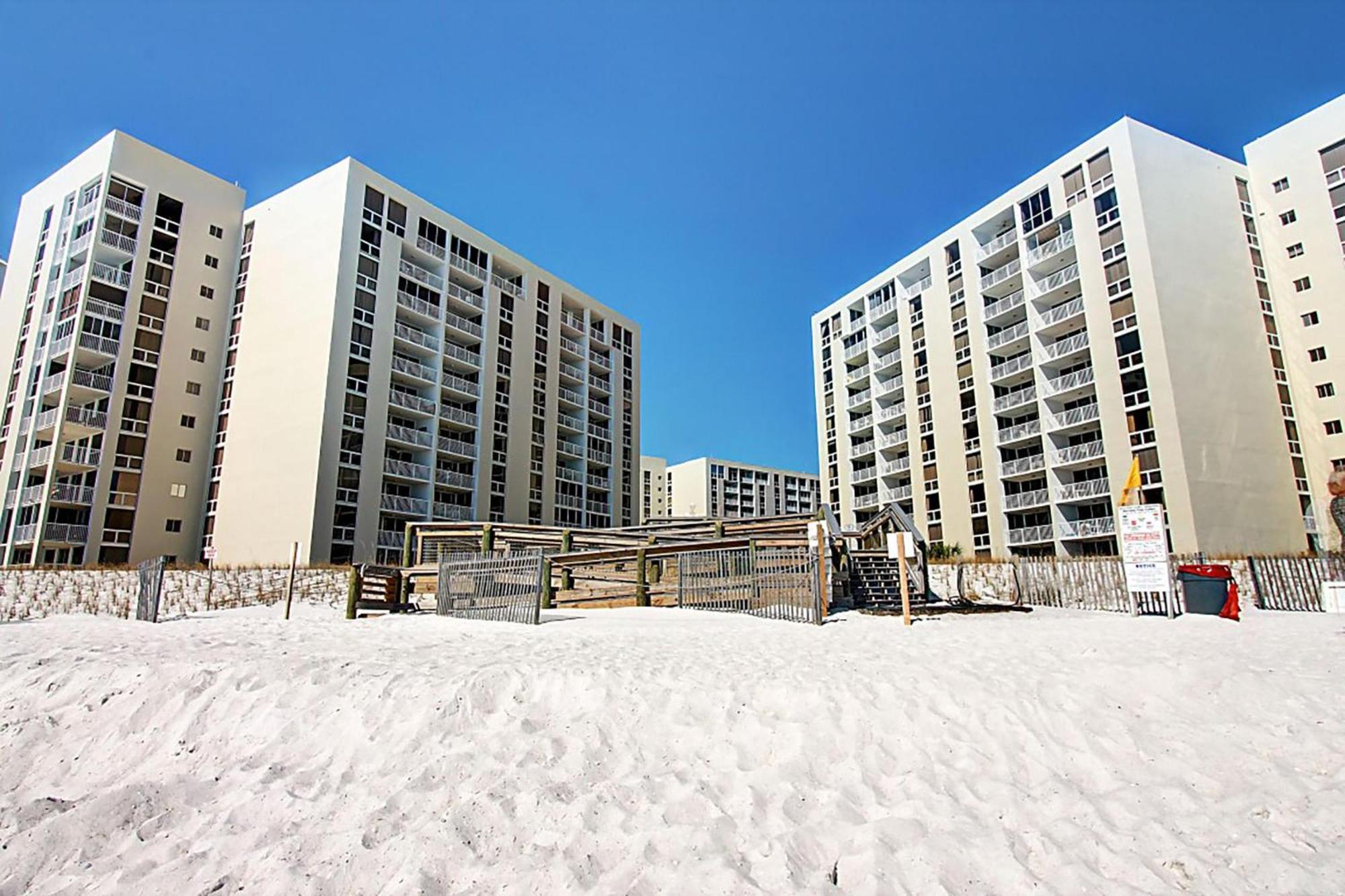 Shoreline Towers 3026 Apartment *