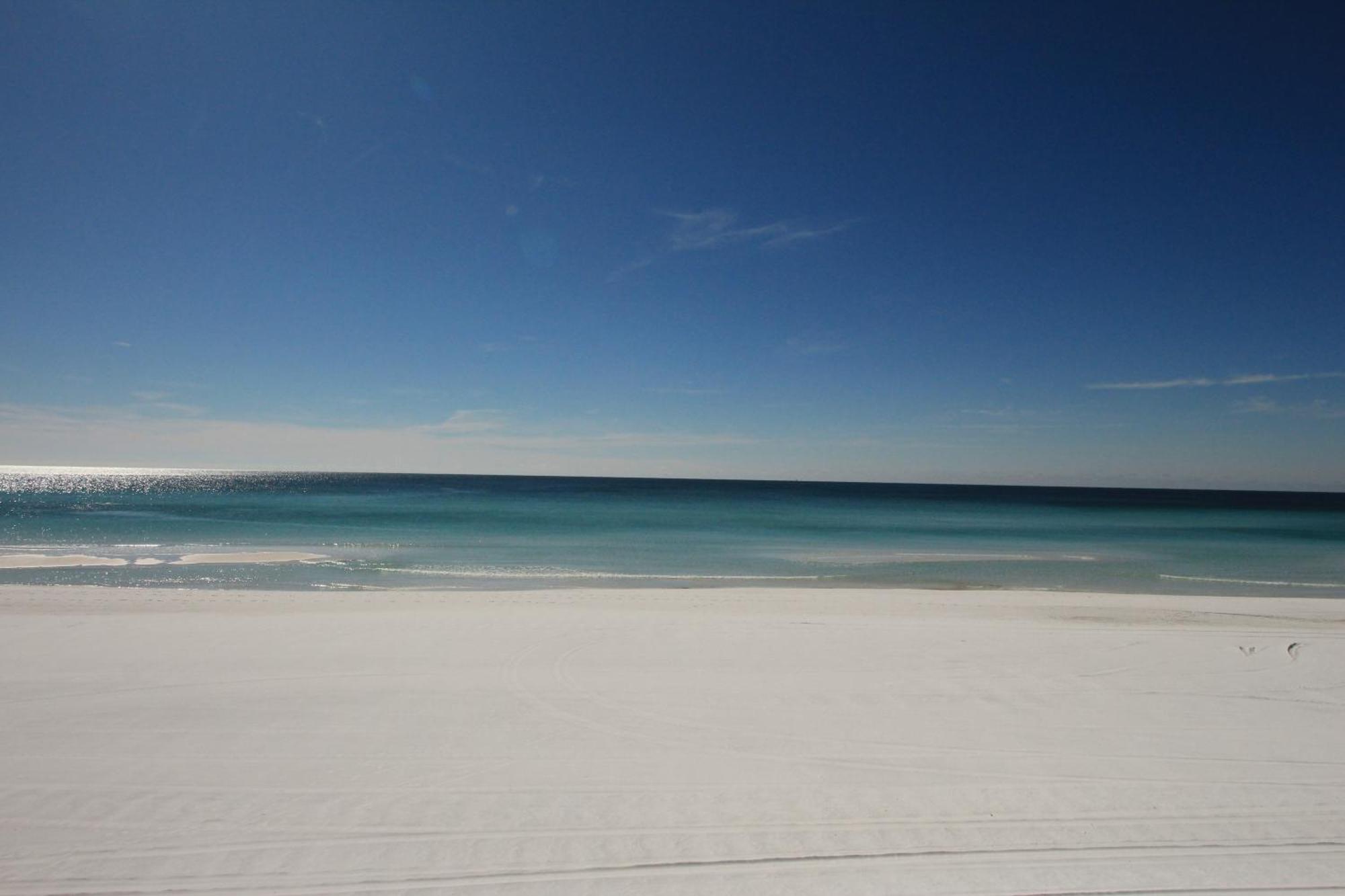 Charming 2 Bed 2 Bath Overlooking Horseshoe Lake. Sandestin. *