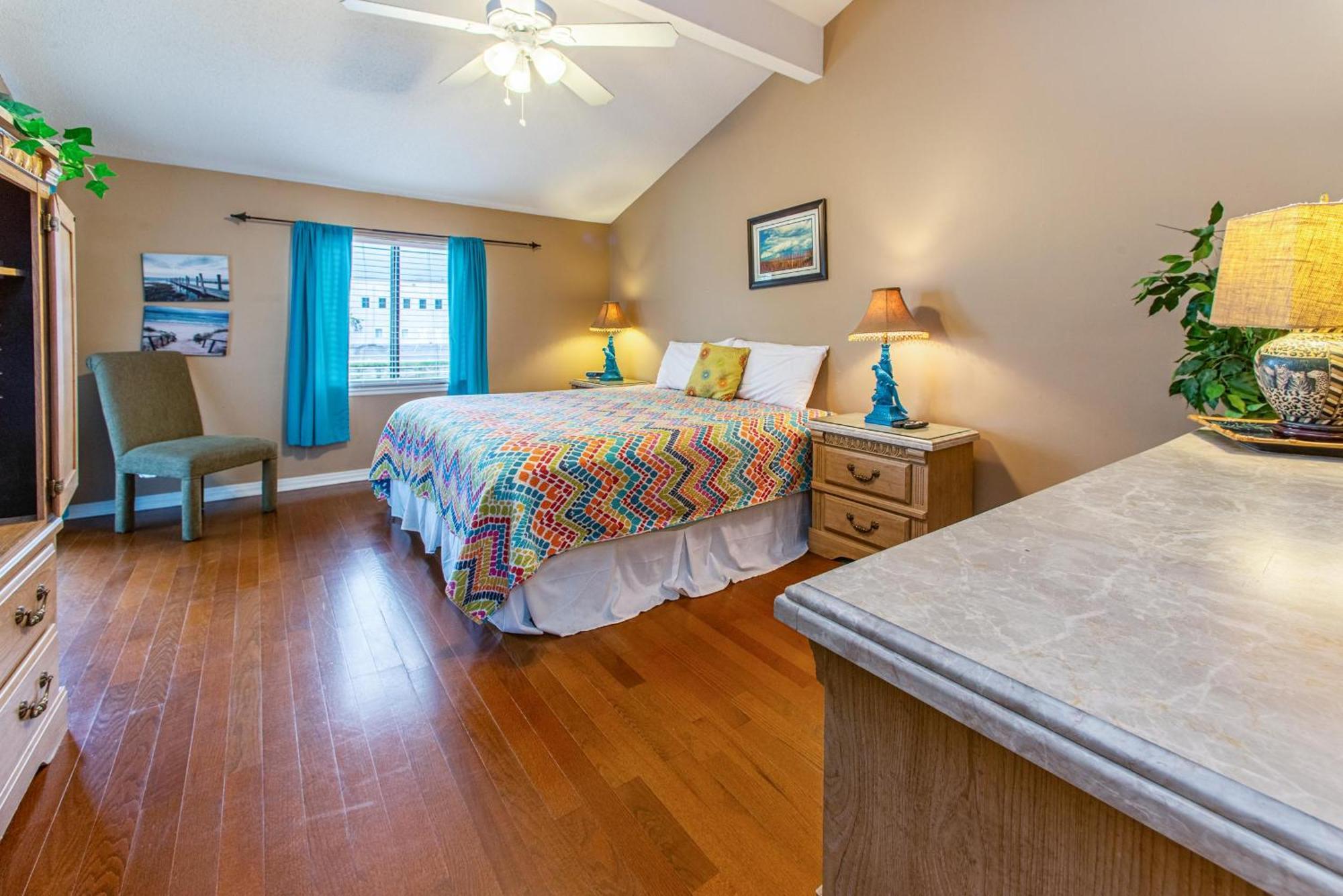 Shoreline Towers Townhouse 4-3 * Destin