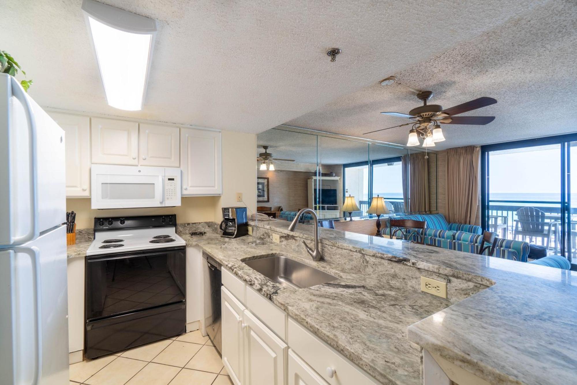 Aparthotel Splash Into Sundestin - Gulf Front - Pool And Restaurant Destin