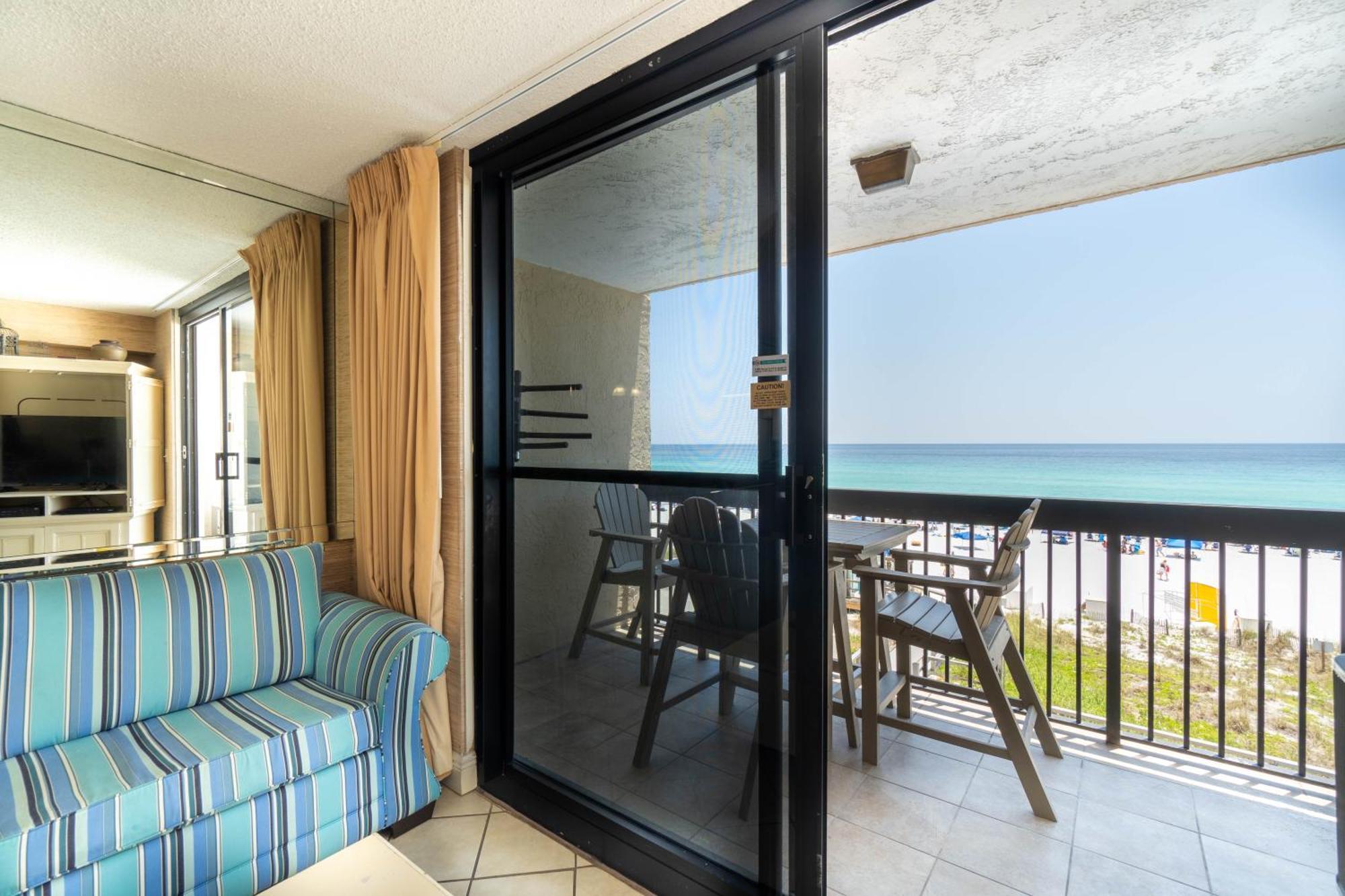 Splash Into Sundestin - Gulf Front - Pool And Restaurant