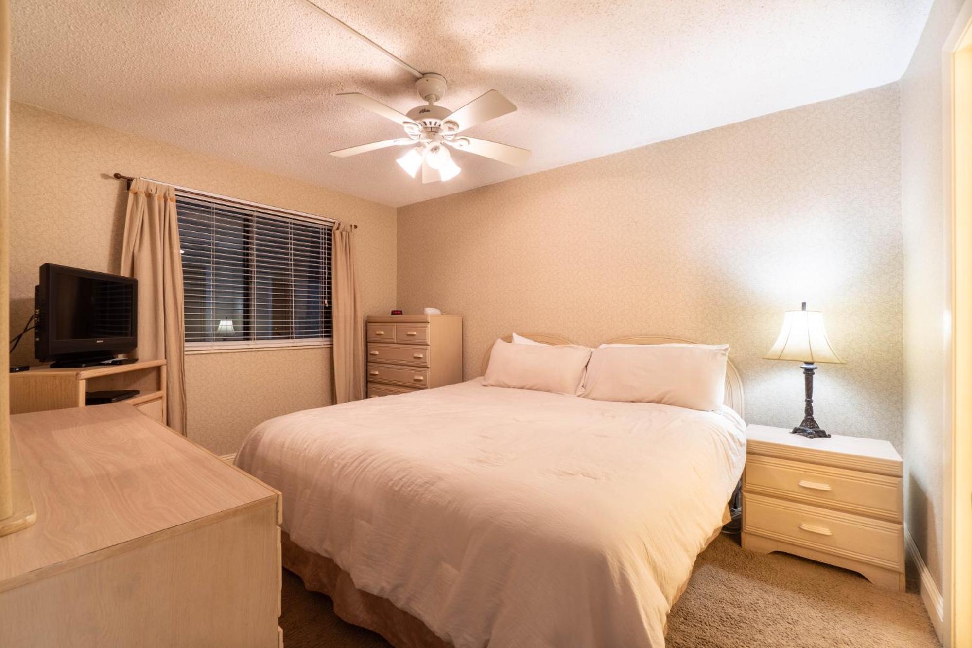Aparthotel Splash Into Sundestin - Gulf Front - Pool And Restaurant