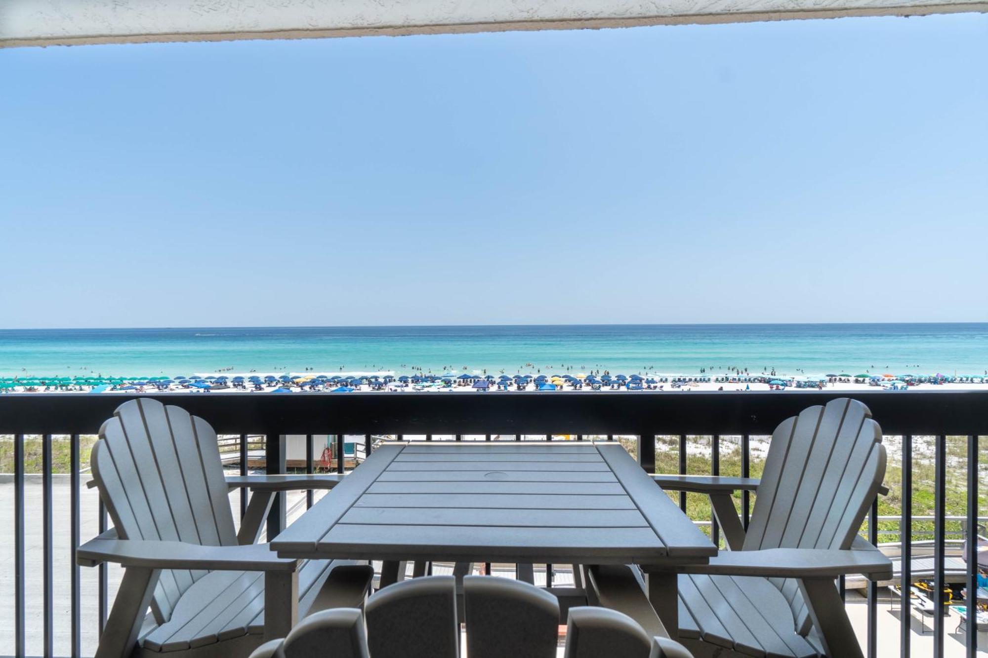 Aparthotel Splash Into Sundestin - Gulf Front - Pool And Restaurant