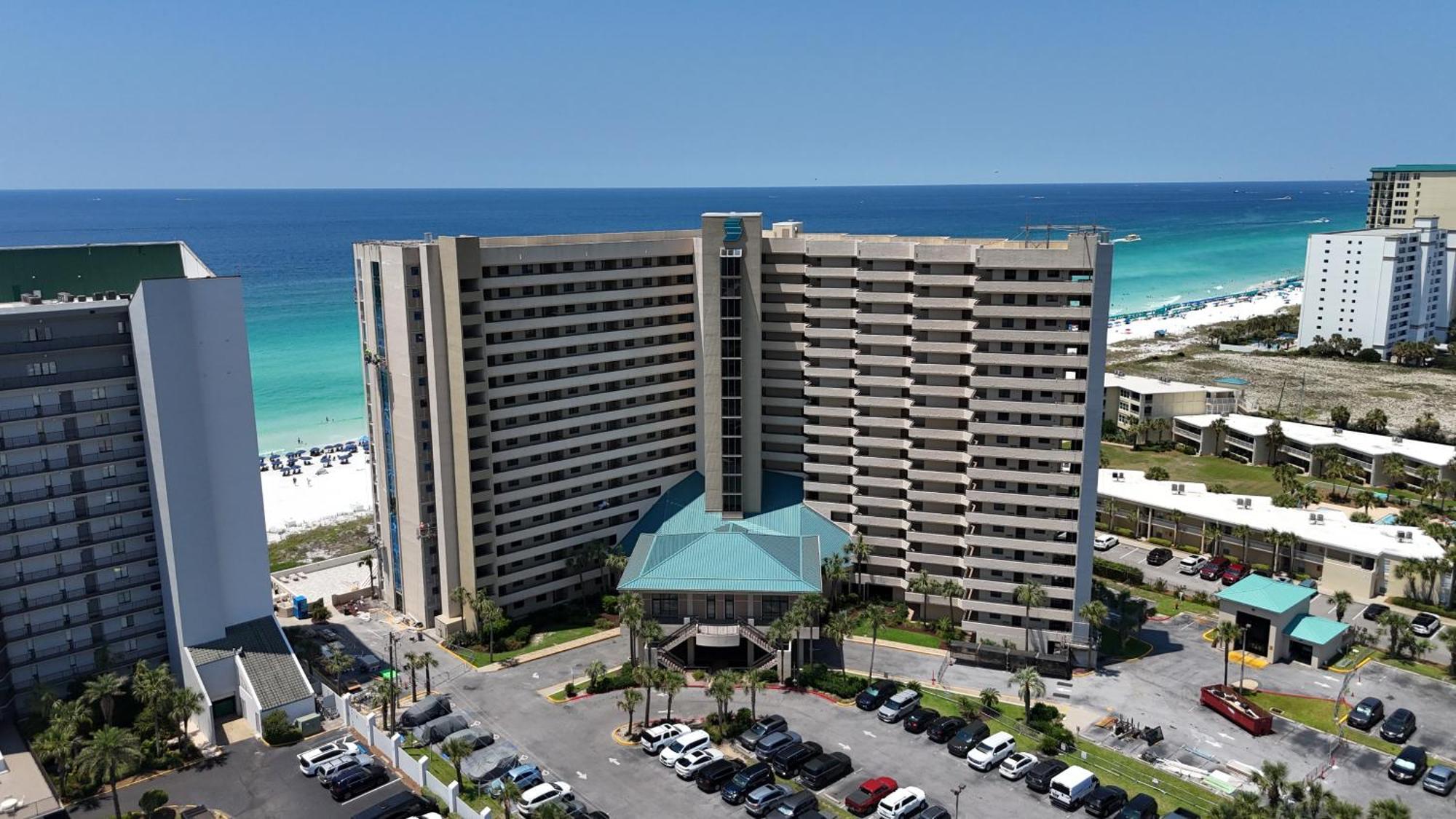 Aparthotel Splash Into Sundestin - Gulf Front - Pool And Restaurant *